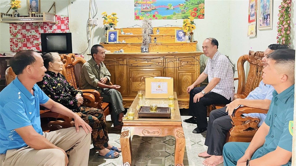 Anh-tin-bai